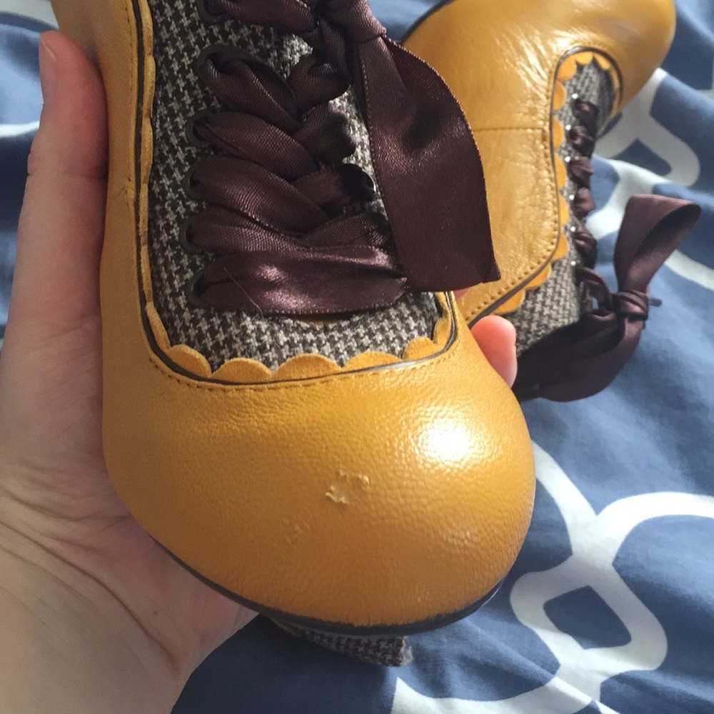Image of shoe for buyer!